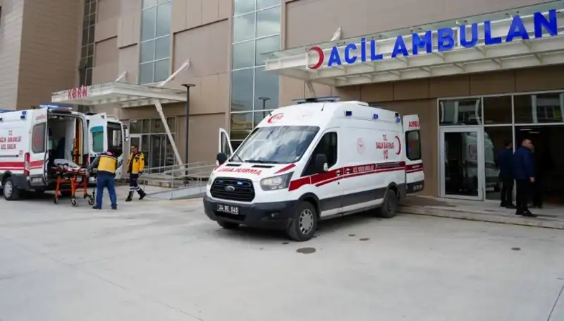 Erzincan'da Korkunç Kaza: 1 Ölü, 3 Yaralı! Detaylar Şok Edici