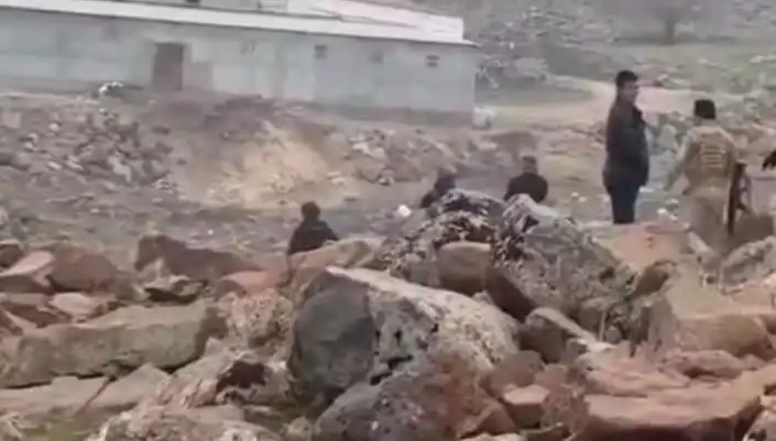 Diyarbakır'da Taşlı, Topalı ve Silahlı Kavga: 3 Kişi Hayatını Kaybetti!