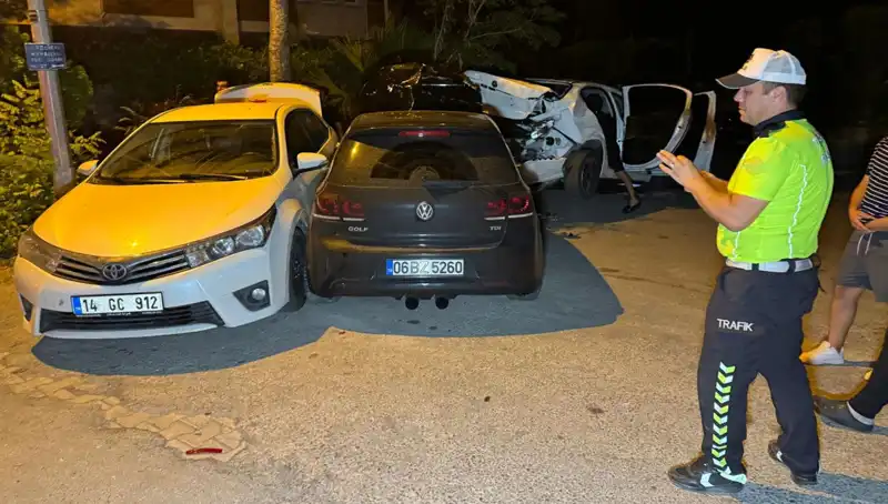 Alkollü Sürücünün Korkunç Kazası: Üç Araç Birden Zarar Gördü
