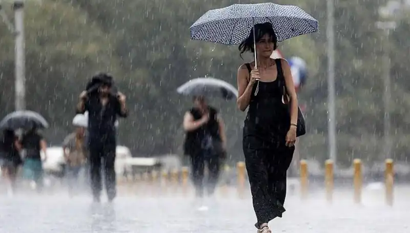 İstanbul ve Ankara İçin Sağanak Yağış Uyarısı: 25 İli Etkisi Altına Alacak