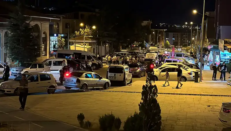 İki Aile Arasındaki Kavga: Sokaklar Savaş Alanına Döndü